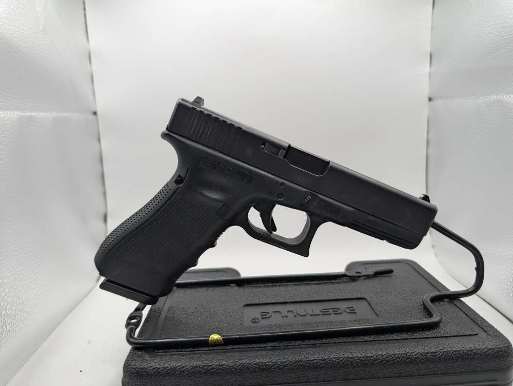 GLOCK 17 GEN 4 SEMI AUTO 9MM PISTOL - NICE USED BUT BARELY LOOKS FIRED-img-2