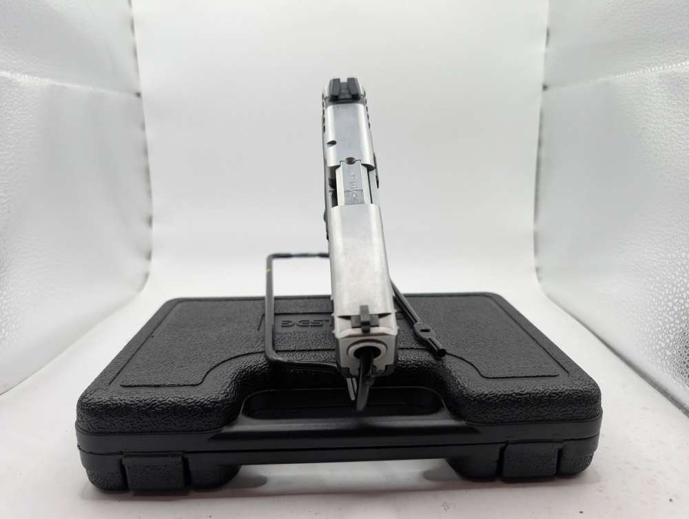S&W SD9 VE SEMI AUTO 9MM PISTOL USED AND IN GOOD SHAPE!-img-4