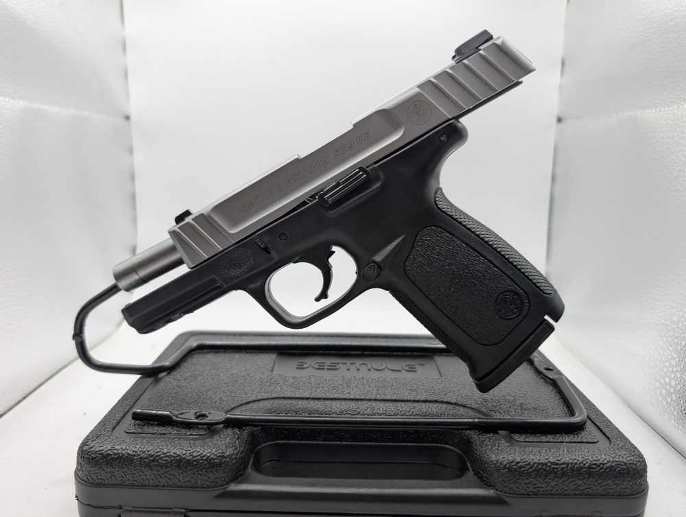 S&W SD9 VE 9MM SEMI AUTO PISTOL COMES WITH NICE HOLSTER GREAT SHAPE!-img-3