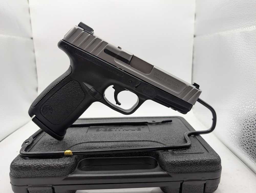 S&W SD9 VE 9MM SEMI AUTO PISTOL COMES WITH NICE HOLSTER GREAT SHAPE!-img-5