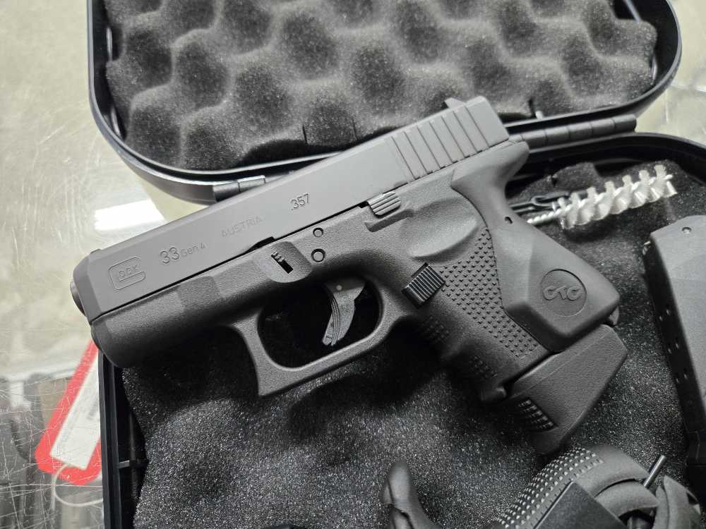 Glock 33 Gen 4 33Gen4 357 Sig With Box, 3 9rd Mags G33 Crimson Trace Laser-img-2
