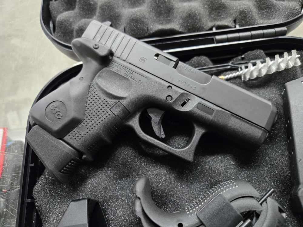 Glock 33 Gen 4 33Gen4 357 Sig With Box, 3 9rd Mags G33 Crimson Trace Laser-img-1