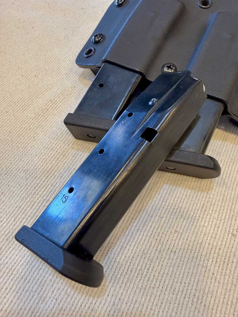 Bersa Thunder 380 Plus .. orig box, 3-15rnd mags & mag holder.. LIKE NEW!!-img-4