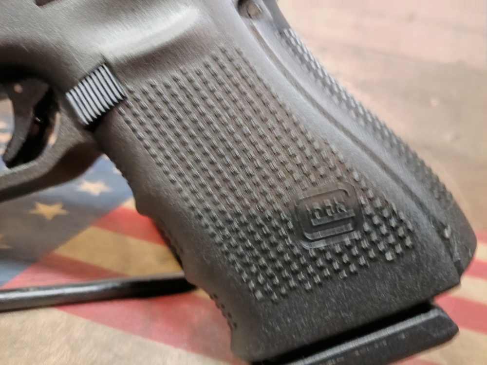 LOOK! GREAT CONDITION GLOCK 19 GEN 4 9mm w/Mag 15+1! PENNY START NR!-img-23