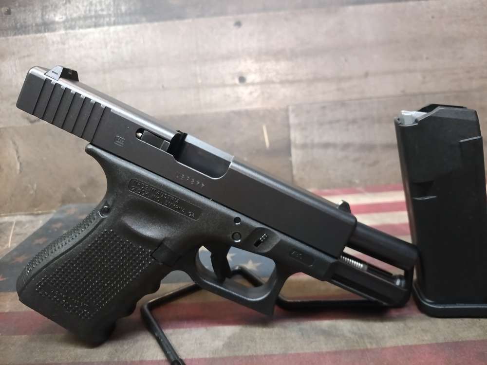 LOOK! GREAT CONDITION GLOCK 19 GEN 4 9mm w/Mag 15+1! PENNY START NR!-img-6