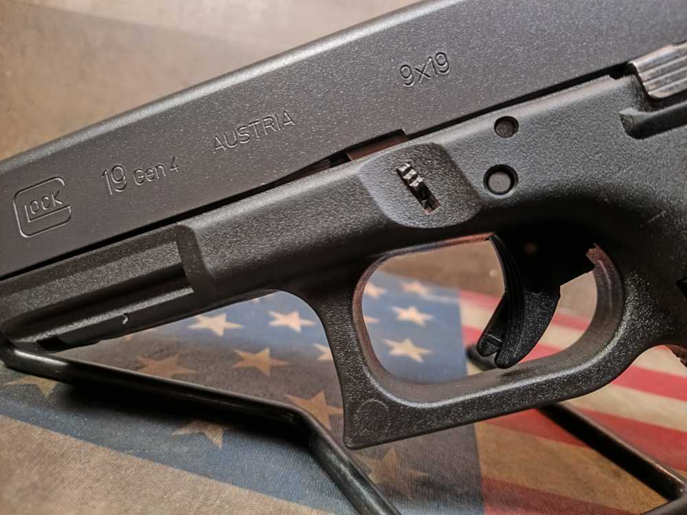 LOOK! GREAT CONDITION GLOCK 19 GEN 4 9mm w/Mag 15+1! PENNY START NR!-img-31