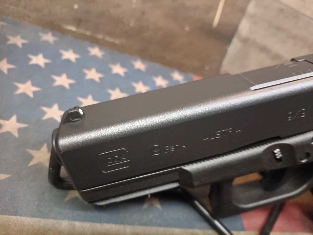 LOOK! GREAT CONDITION GLOCK 19 GEN 4 9mm w/Mag 15+1! PENNY START NR!-img-28
