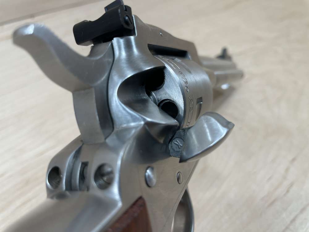 **EXCELLENT** RUGER SINGLE SIX, 22 WMR, 5 1/2" BBL., STAINLESS STEEL -img-12