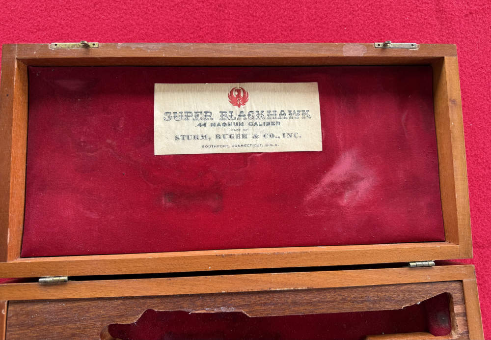 Ruger Super Blackhawk Wooden Presentation Case .44 magnum -img-3