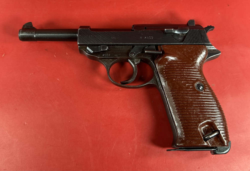 WWII 1943 WALTHER P38 CYQ Spreewerk. 2mags 9mm Holster. Excellent condition-img-11