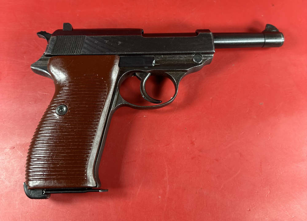 WWII 1943 WALTHER P38 CYQ Spreewerk. 2mags 9mm Holster. Excellent condition-img-13