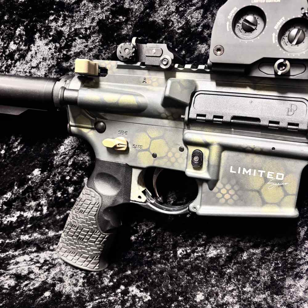 Daniel Defense DDM4V9 Crocodile limited series 16” WITH OPMOD EOTECH -img-2