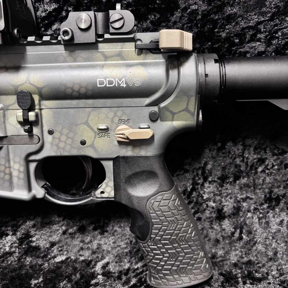 Daniel Defense DDM4V9 Crocodile limited series 16” WITH OPMOD EOTECH -img-13
