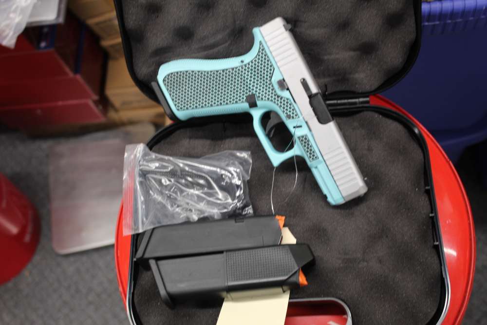 GLOCK MODEL 45 WITH 3 MAGS 17 ROUNDERS NO RESERVE-img-1