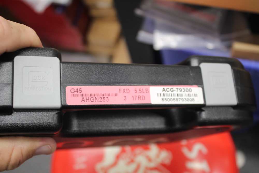 GLOCK MODEL 45 WITH 3 MAGS 17 ROUNDERS NO RESERVE-img-2