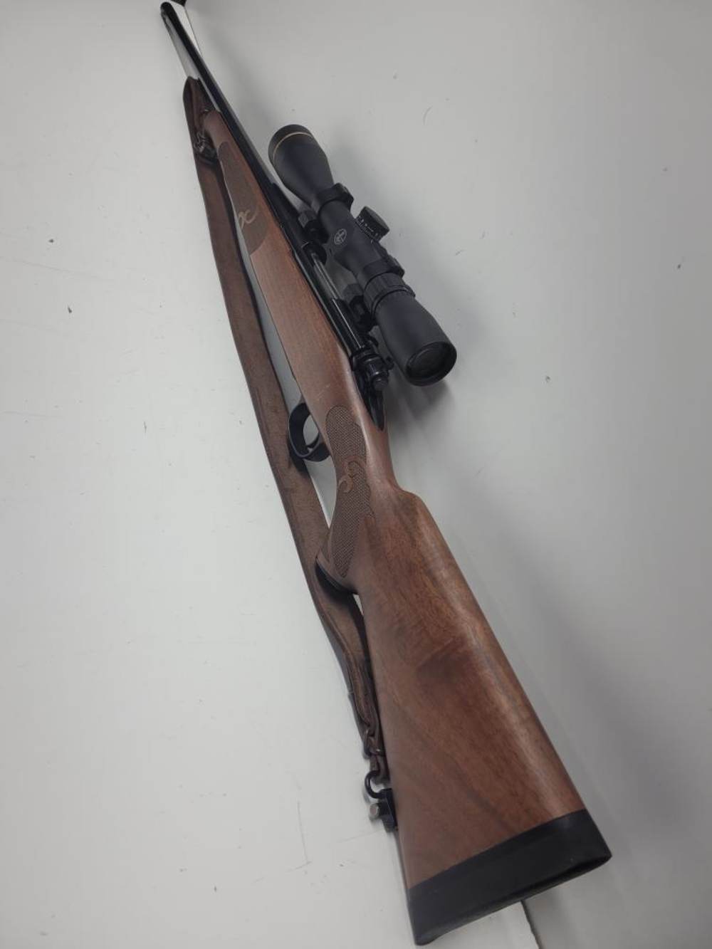 WINCHESTER MODEL 70 CLASSIC RIFLE-img-8