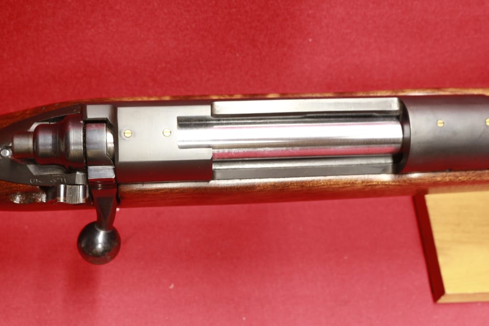 Remington model 725 Cal 30 06 in Excellent Condition-img-7