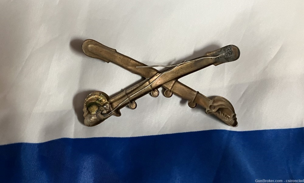 US Cavalry Crossed Sabers (Swords) hat pin insignia, Civil War original -img-3