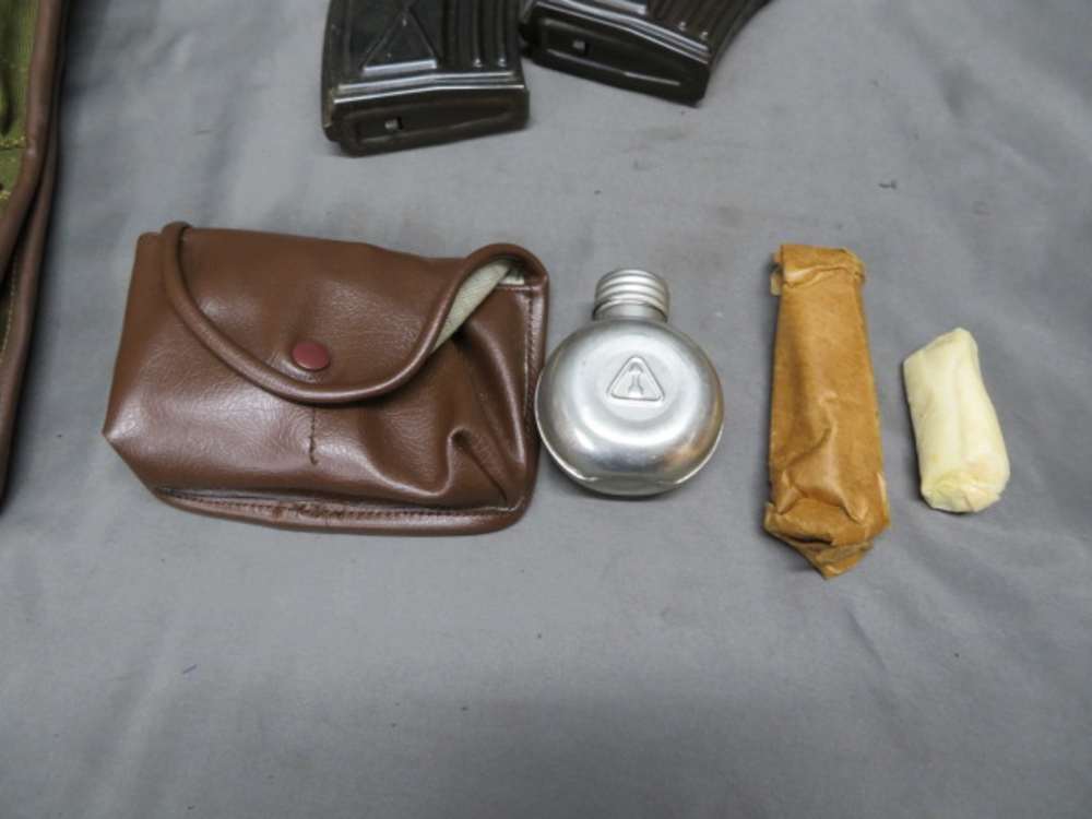 LOT OF 4 ROMANIAN PSL 54 SNIPER RIFLE MAGAZINES W/ POUCH & CLEANING KIT-img-5