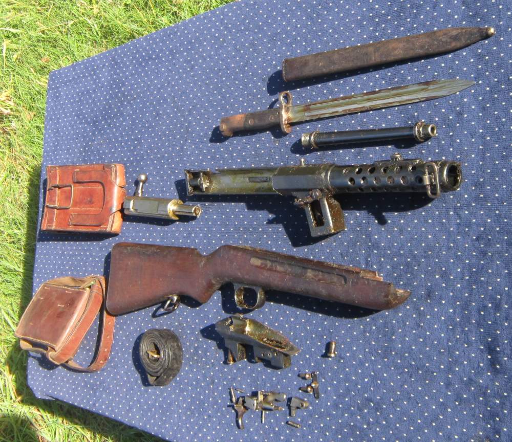 Steyr-Solothurn MP34 parts kit  w/Barrel, sheath, 3 Mags, &Tools in leather-img-41