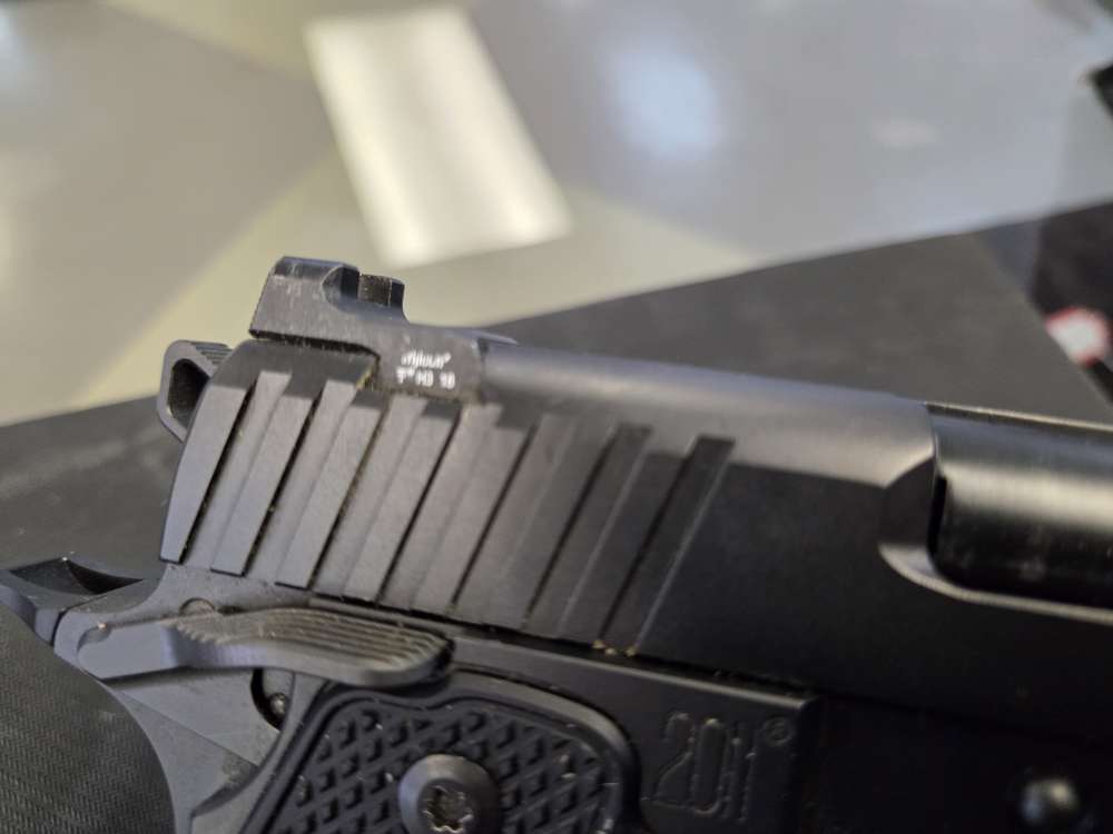 ULTRA RARE S.T.I 2011 with 4 mags and custom metal grip frame-img-5