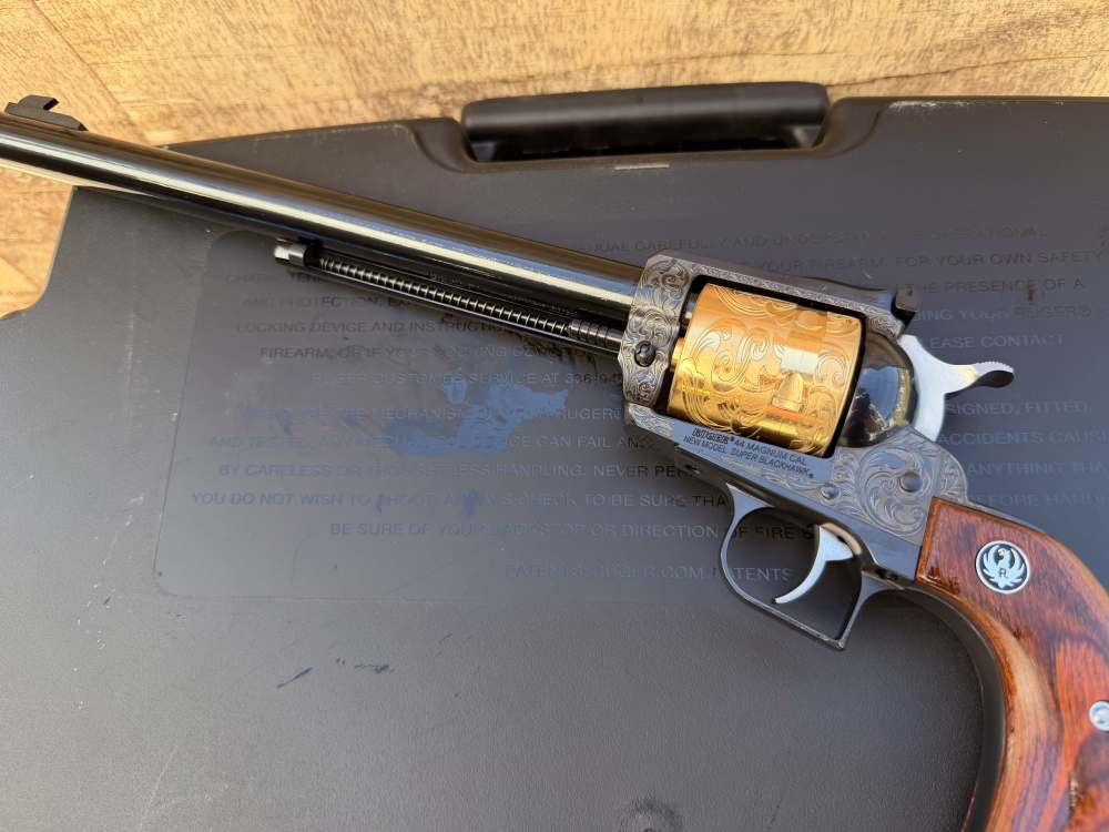 Ruger Super Blackhawk 44 Mag ENGRAVED Blued & 24k Gold-img-7