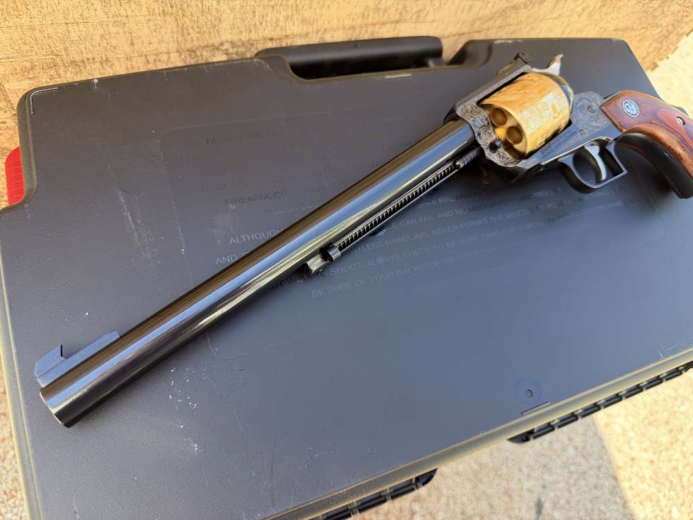 Ruger Super Blackhawk 44 Mag ENGRAVED Blued & 24k Gold-img-2