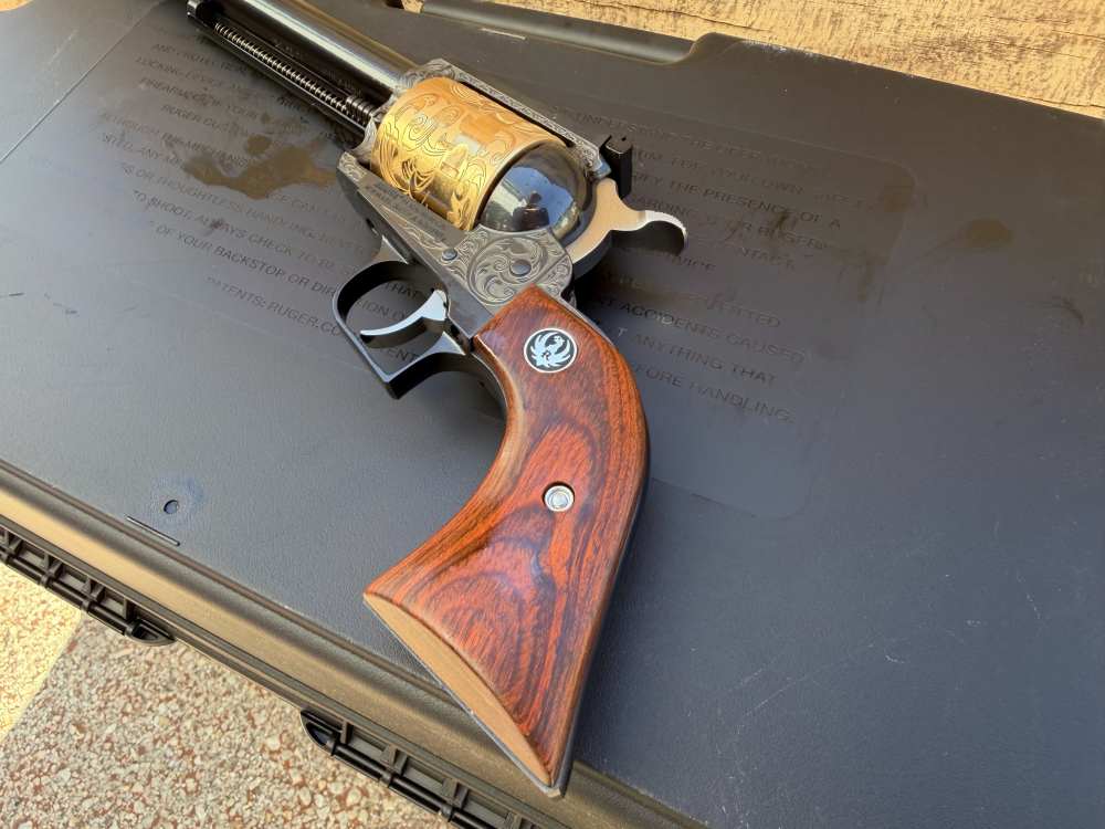 Ruger Super Blackhawk 44 Mag ENGRAVED Blued & 24k Gold-img-6