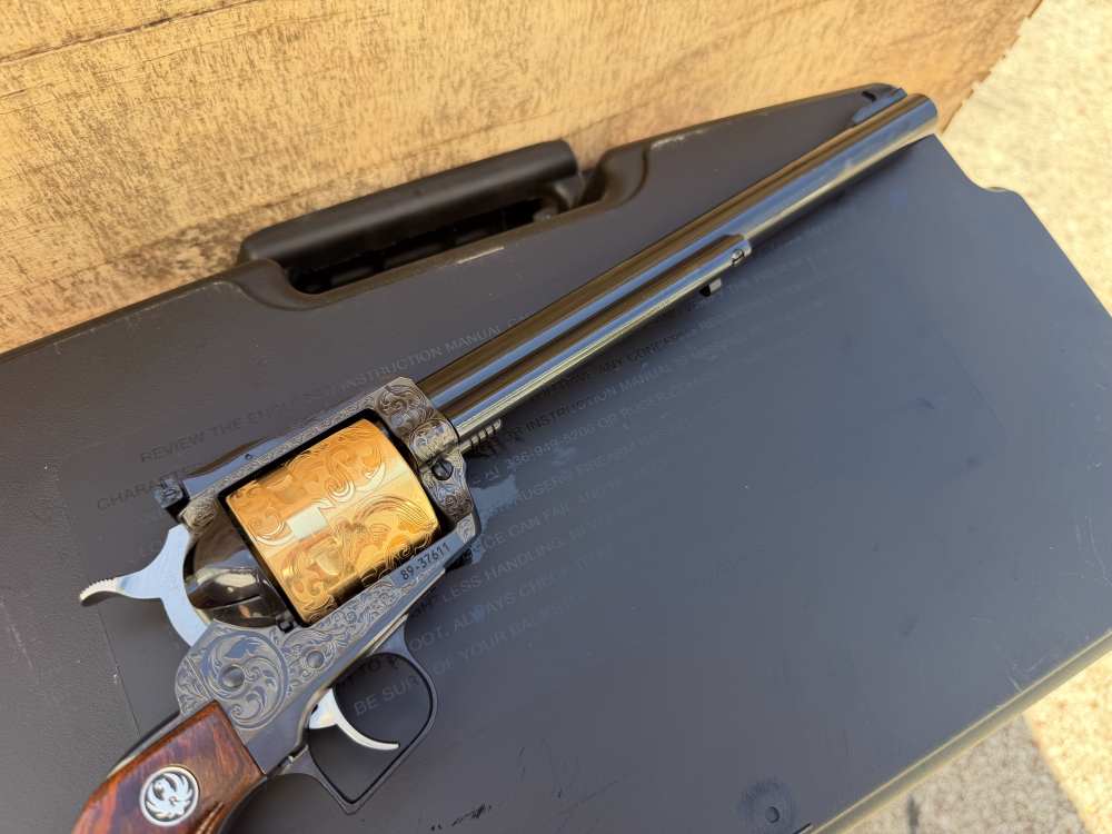 Ruger Super Blackhawk 44 Mag ENGRAVED Blued & 24k Gold-img-12