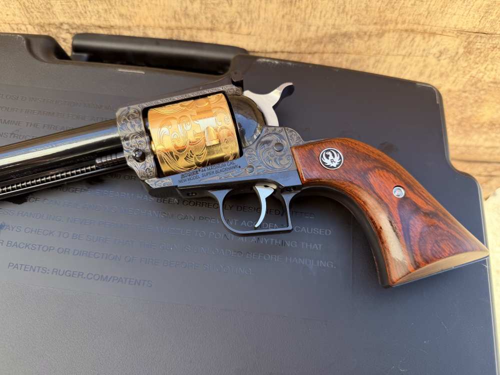 Ruger Super Blackhawk 44 Mag ENGRAVED Blued & 24k Gold-img-3