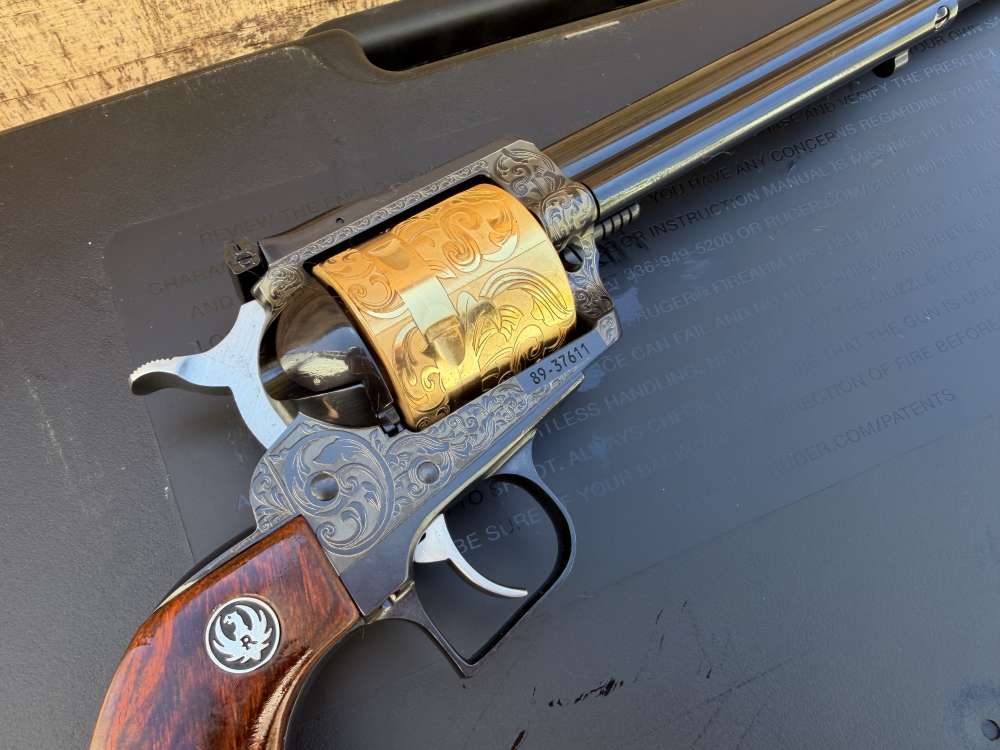 Ruger Super Blackhawk 44 Mag ENGRAVED Blued & 24k Gold-img-14