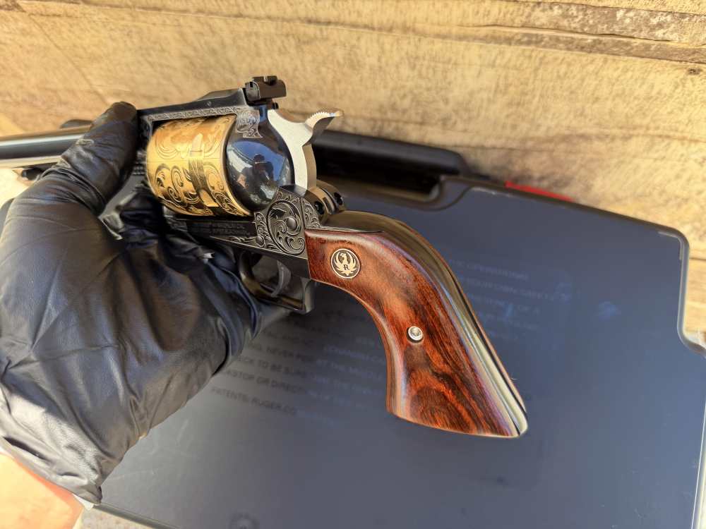 Ruger Super Blackhawk 44 Mag ENGRAVED Blued & 24k Gold-img-18
