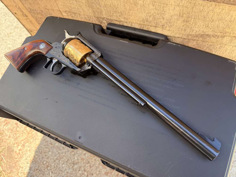 Ruger Super Blackhawk 44 Mag ENGRAVED Blued & 24k Gold-img-9