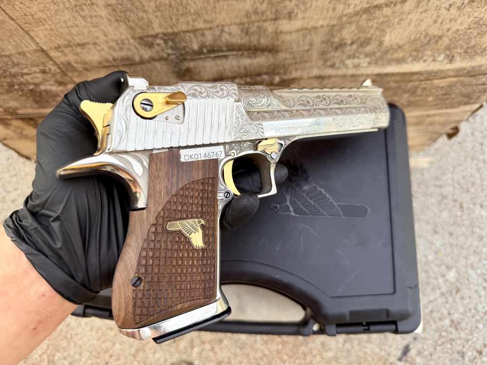 Desert Eagle 50 AE ENGRAVED High Polished Bright Nickel & 24k Gold -img-15