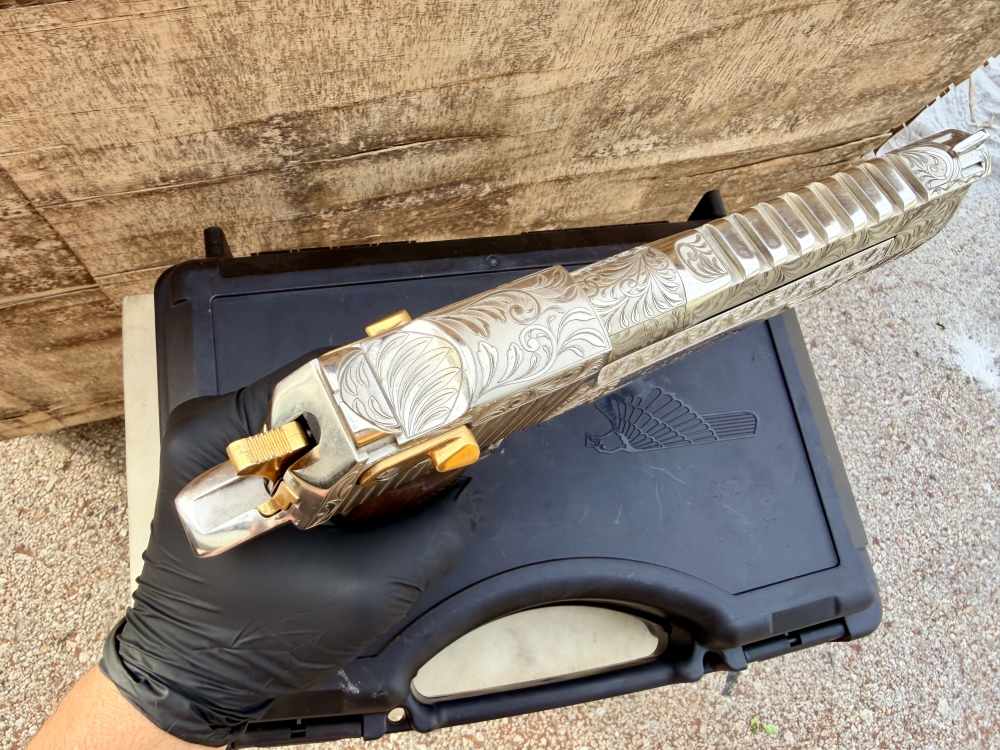 Desert Eagle 50 AE ENGRAVED High Polished Bright Nickel & 24k Gold -img-11
