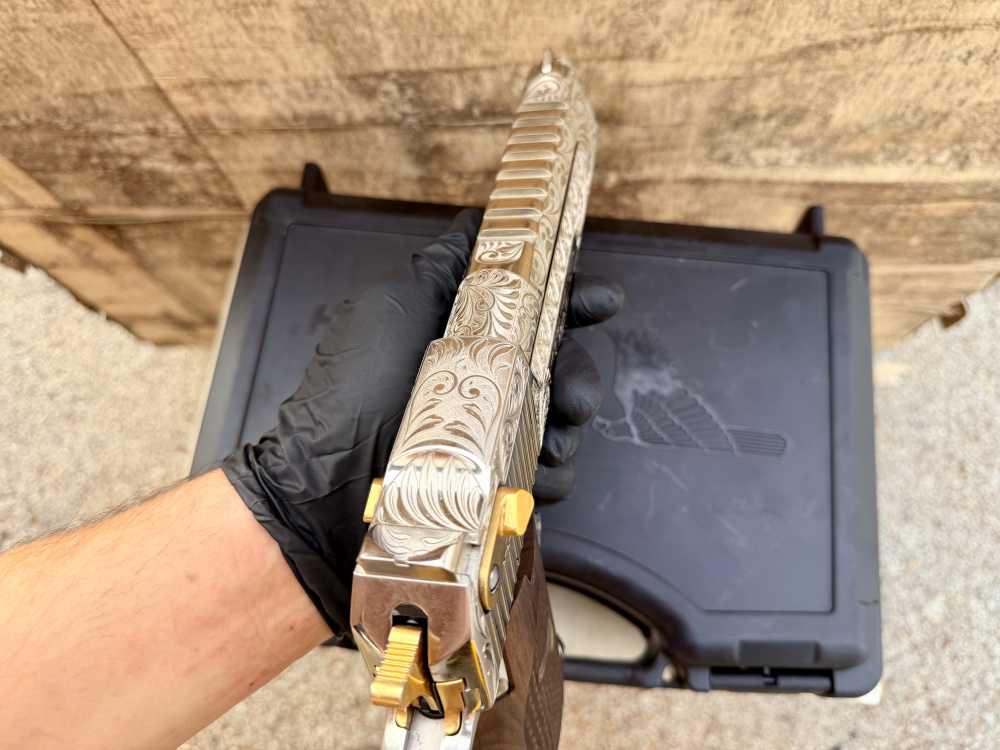 Desert Eagle 50 AE ENGRAVED High Polished Bright Nickel & 24k Gold -img-17