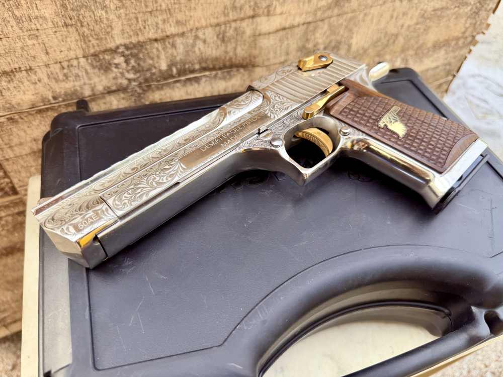 Desert Eagle 50 AE ENGRAVED High Polished Bright Nickel & 24k Gold -img-26