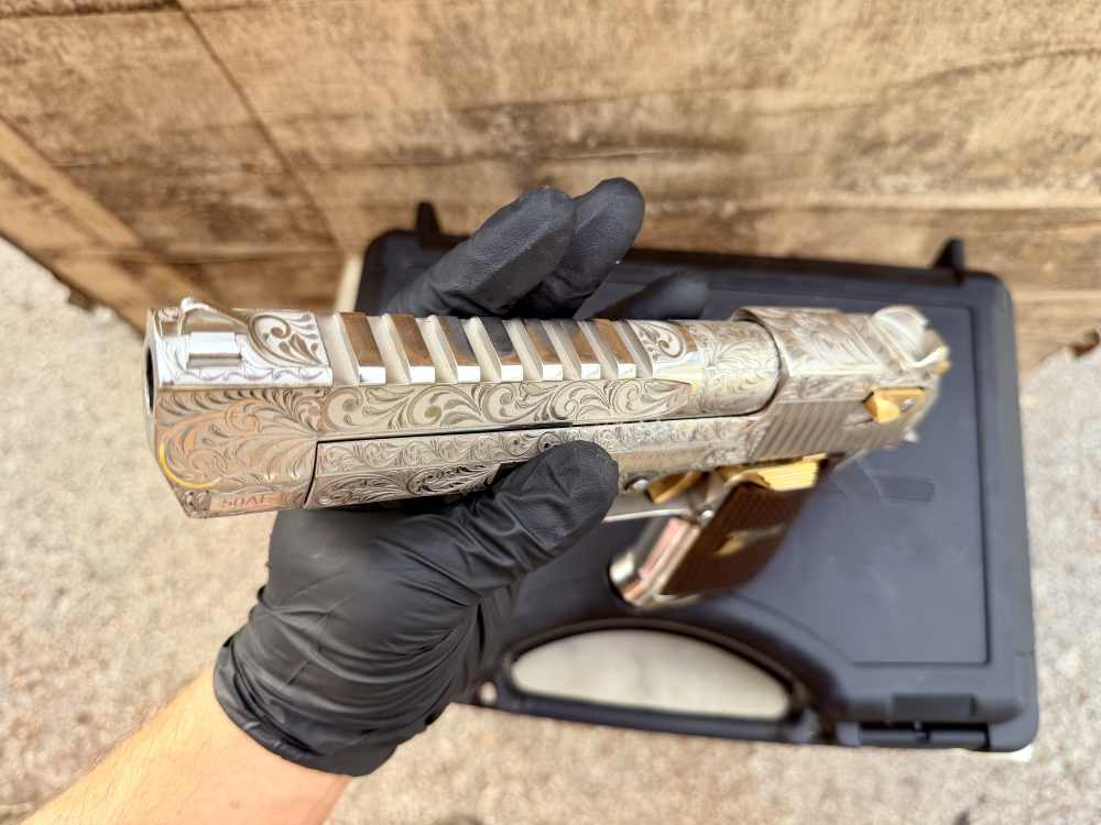 Desert Eagle 50 AE ENGRAVED High Polished Bright Nickel & 24k Gold -img-19