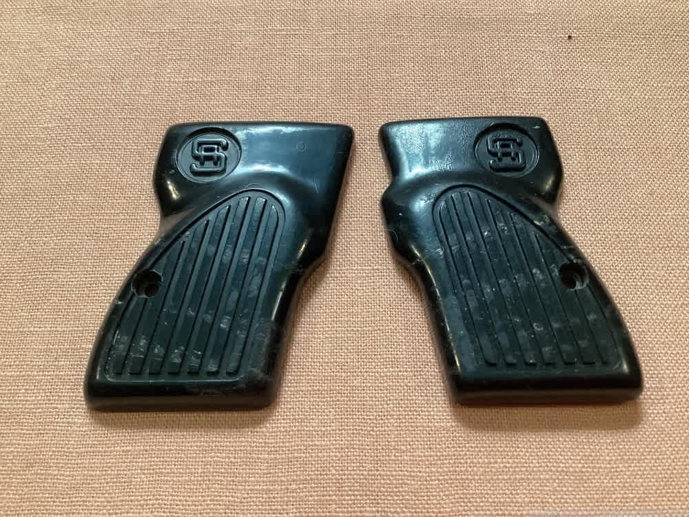 Sterling Arms Model 300 or 302 Grips.-img-0