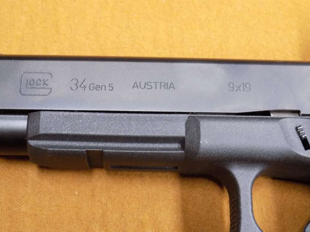 Glock G34 Gen5 9mm MOS, 5.25" BBL, Case & 3-17 Round Mags Bushnell Reflex-img-4