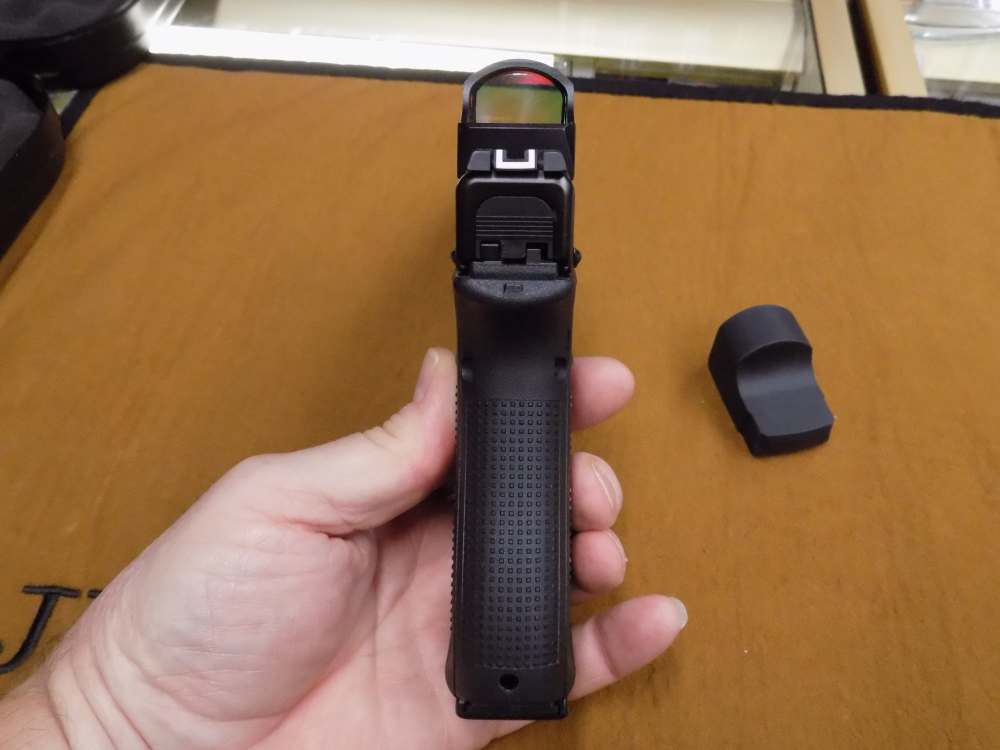 Glock G34 Gen5 9mm MOS, 5.25" BBL, Case & 3-17 Round Mags Bushnell Reflex-img-7