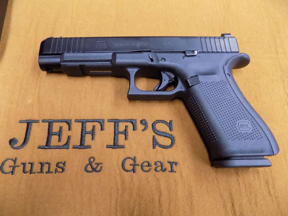 Glock G34 Gen 5 MOS 9mm Case, 3-17 Rnd Mags, 5.25" BBL Very Nice Cond-img-2