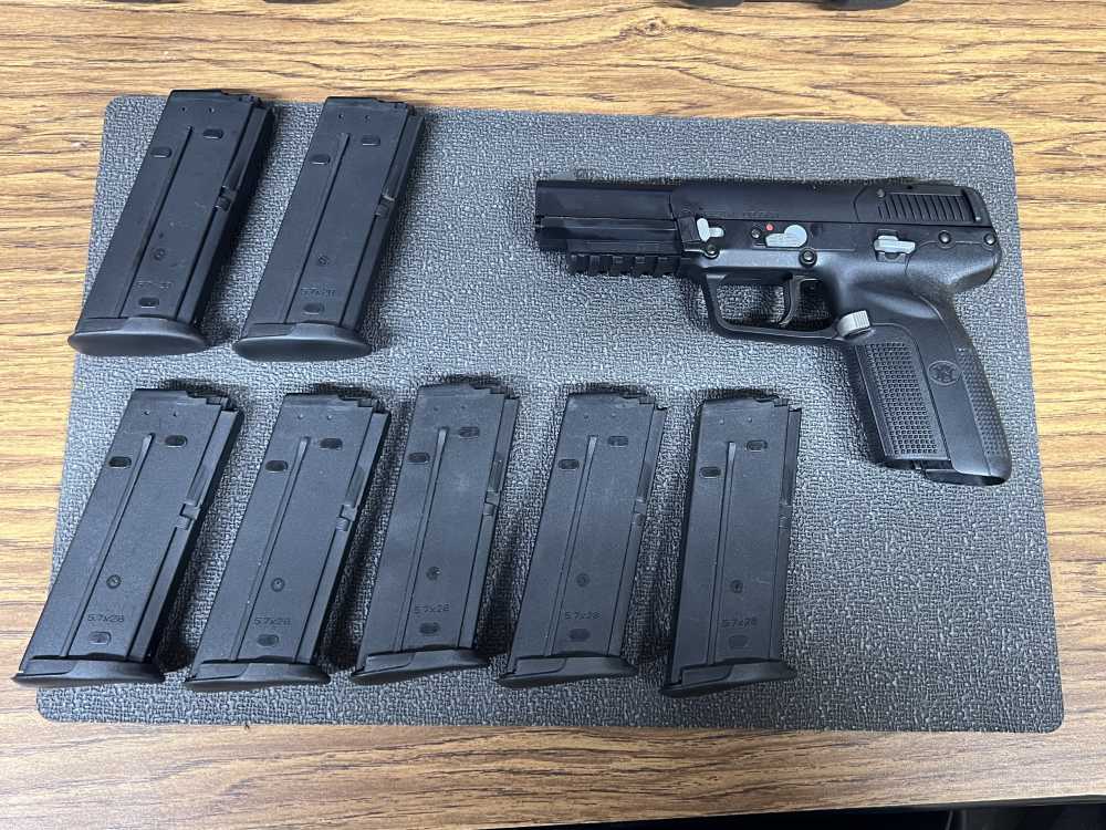 FN Five-Seven 5.7x28-img-9