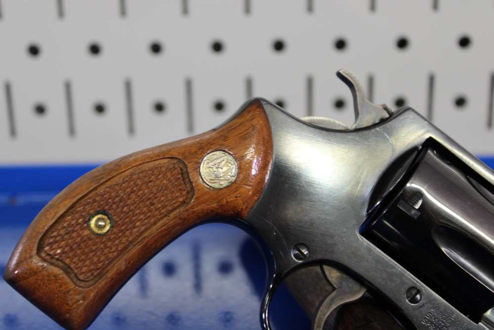 Smith & Wesson Model 36 Chiefs Special - 38 Special - 2" - 1975-1976-img-29