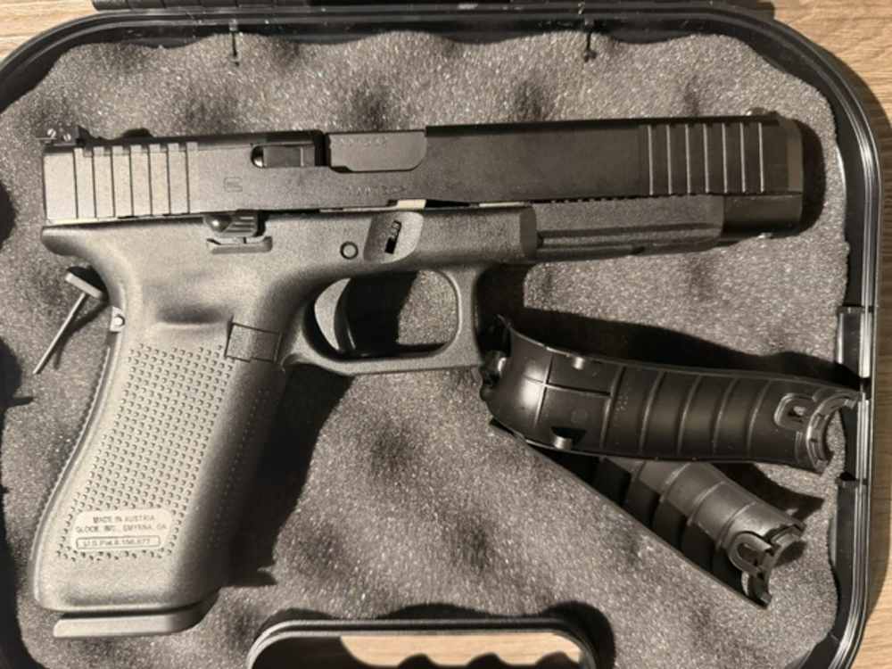 Glock 34 MOS Gen 5 Case, backstraps, excellent-img-1