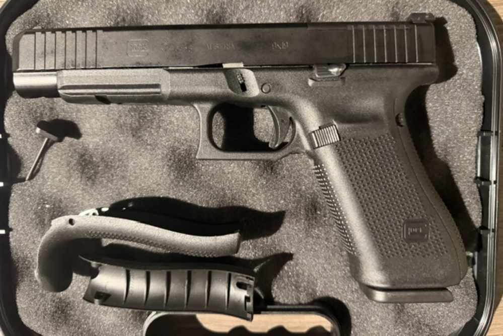 Glock 34 MOS Gen 5 Case, backstraps, excellent-img-2