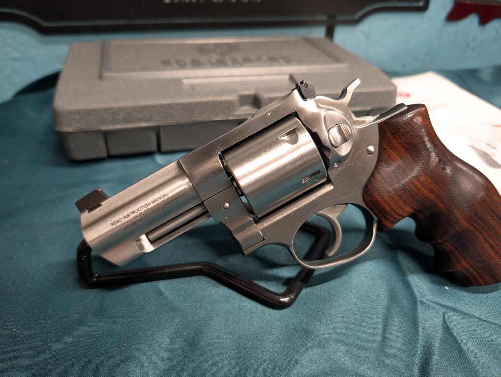 Ruger GP100 01767 44 Special SA/DA Stainless 3" revolver wood grips! Box-img-19