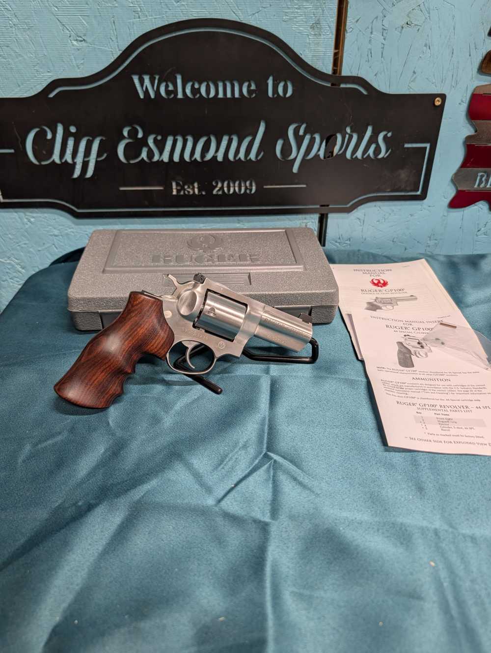 Ruger GP100 01767 44 Special SA/DA Stainless 3" revolver wood grips! Box-img-0