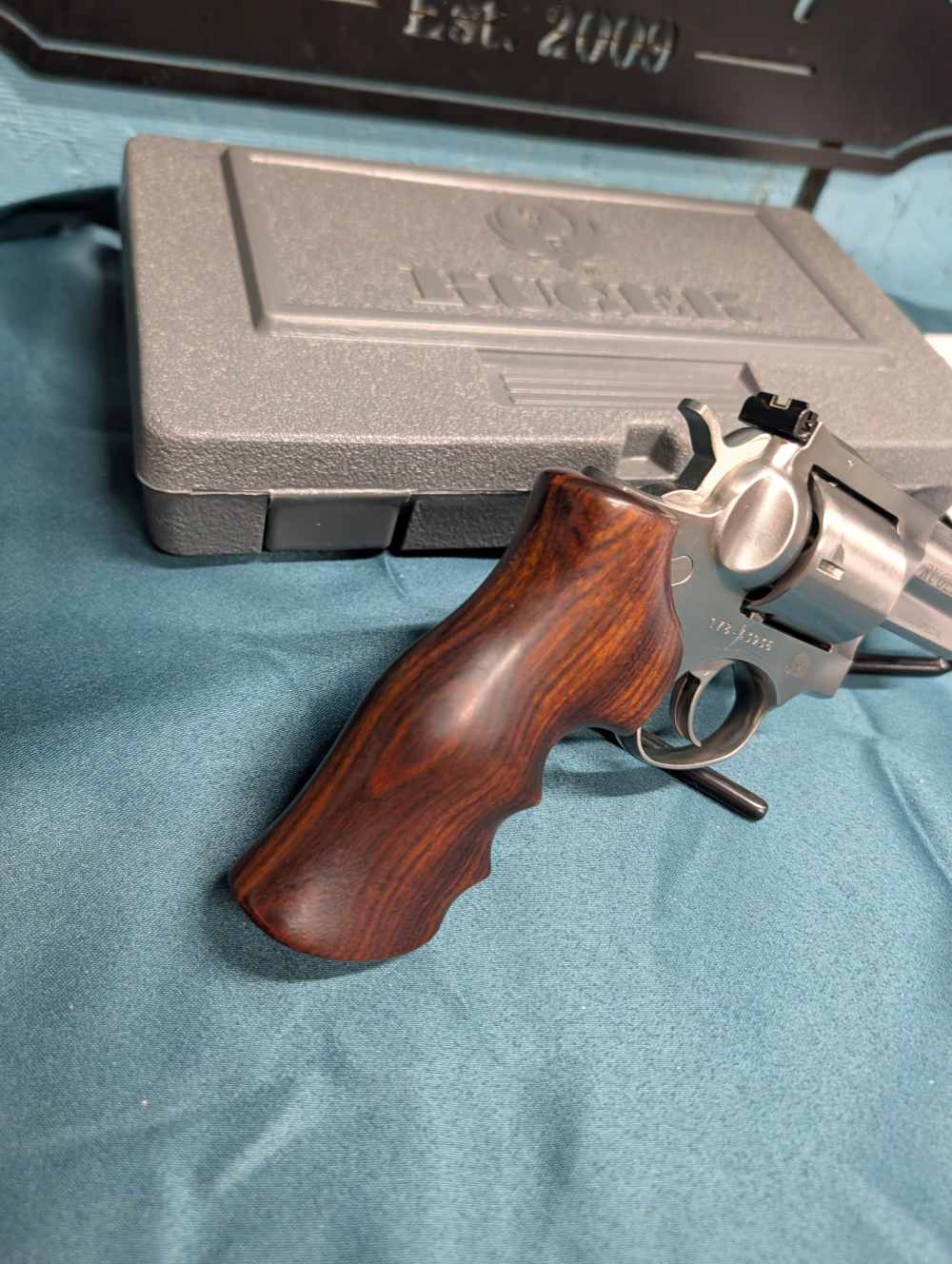 Ruger GP100 01767 44 Special SA/DA Stainless 3" revolver wood grips! Box-img-5