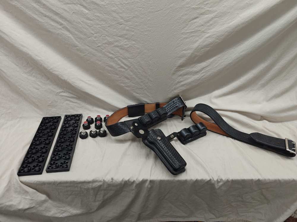 PPC Action Shooting USPSA Holster Belts and Speed Loaders-img-0